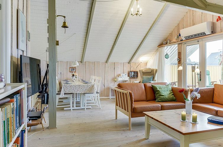 Vakantiehuis "Hjalmine" - 250m from the sea