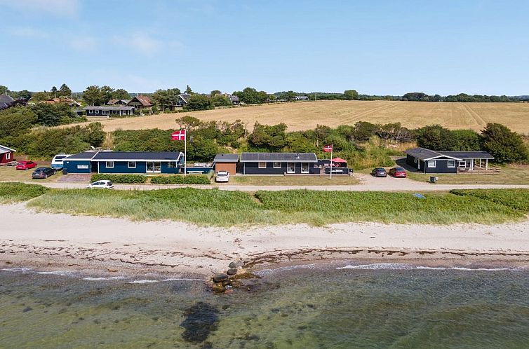 Vakantiehuis "Akseline" - 20m from the sea