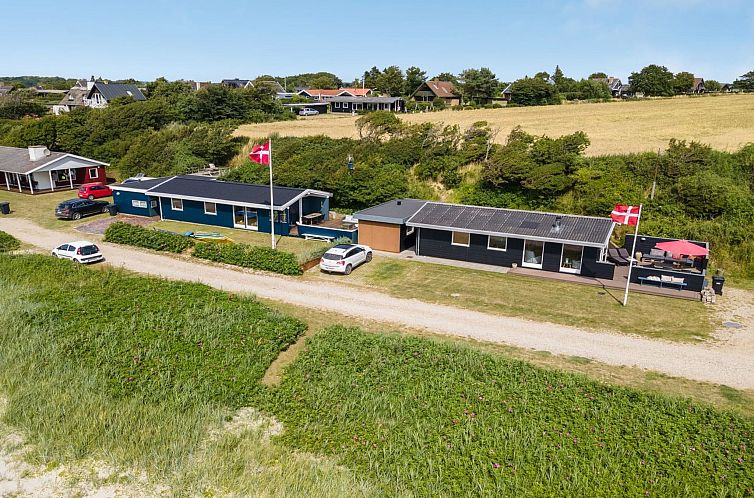 Vakantiehuis "Akseline" - 20m from the sea