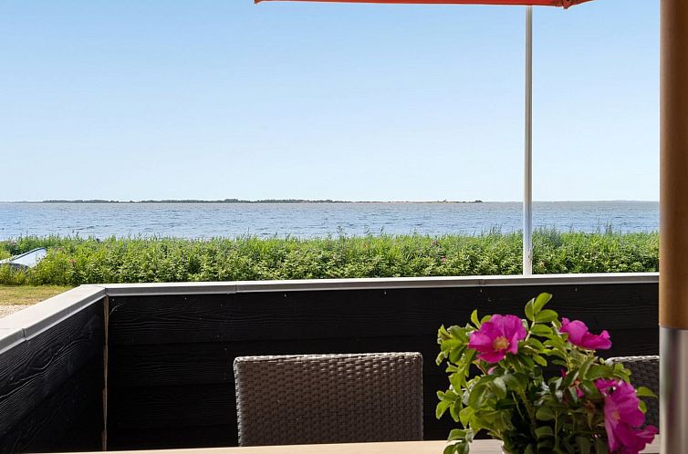 Vakantiehuis "Akseline" - 20m from the sea