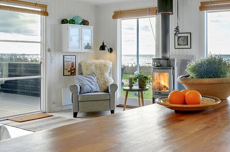 Vakantiehuis "Akseline" - 20m from the sea