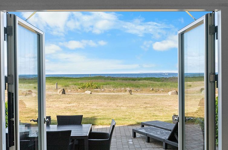 Vakantiehuis "Claudine" - 90m from the sea