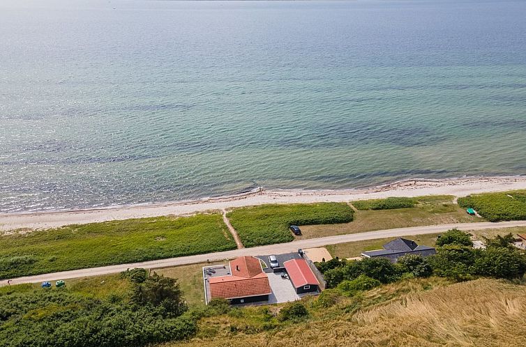 Vakantiehuis "Arnwith" - 20m from the sea