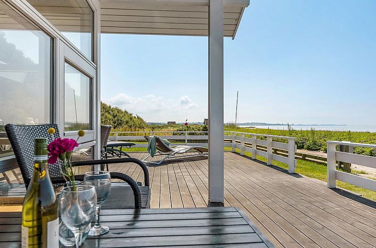 Vakantiehuis "Arnwith" - 20m from the sea