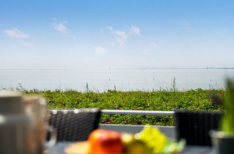 Vakantiehuis "Arnwith" - 20m from the sea