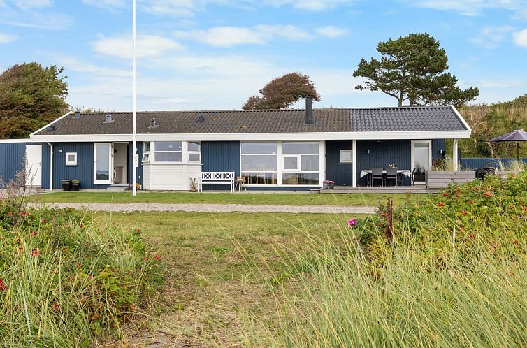 Vakantiehuis "Gertje" - 20m from the sea