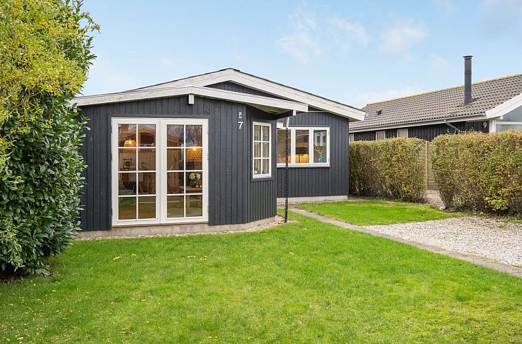 Vakantiehuis "Maybrit" - 50m from the sea