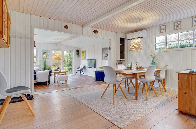 Vakantiehuis "Maybrit" - 50m from the sea