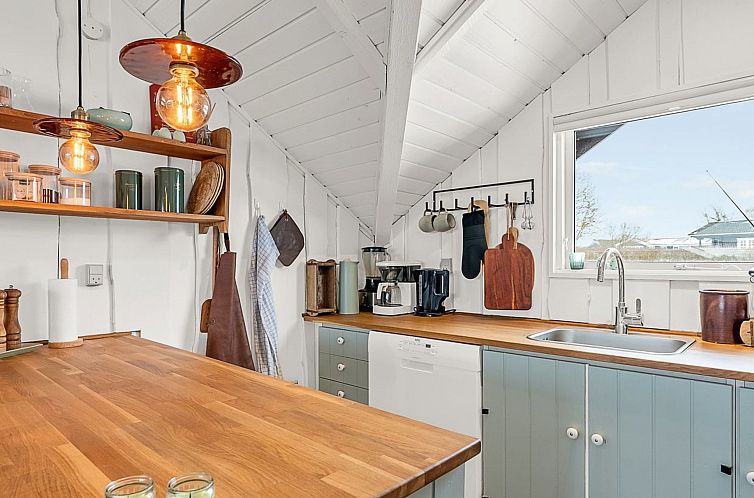 Vakantiehuis "Kajsa" - 150m from the sea