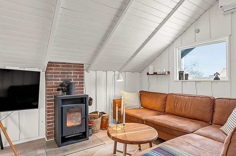 Vakantiehuis "Kajsa" - 150m from the sea