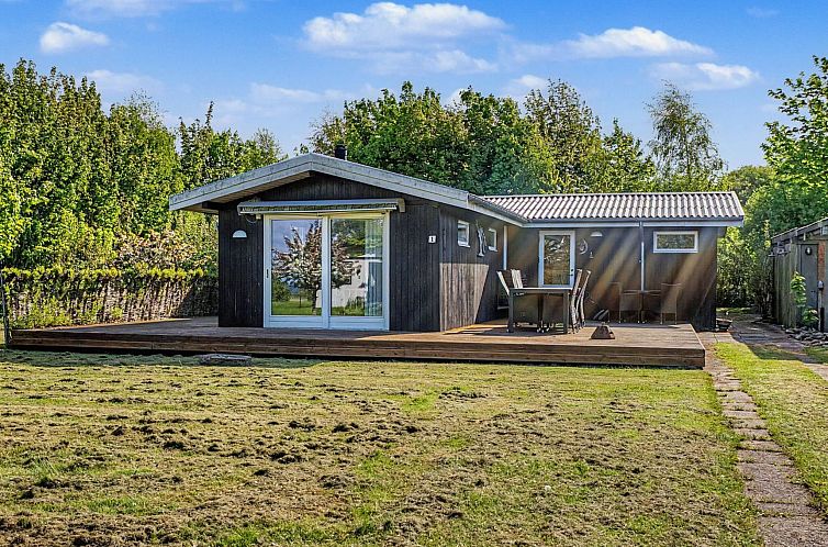 Vakantiehuis "Kjeld" - 210m from the sea