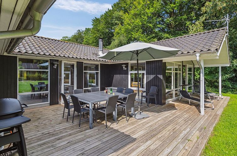 Vakantiehuis "Edin" - 150m from the sea