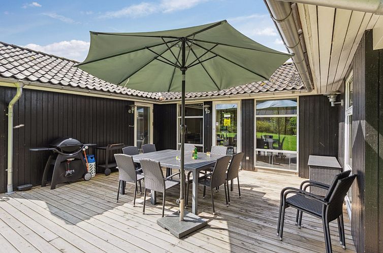 Vakantiehuis "Edin" - 150m from the sea