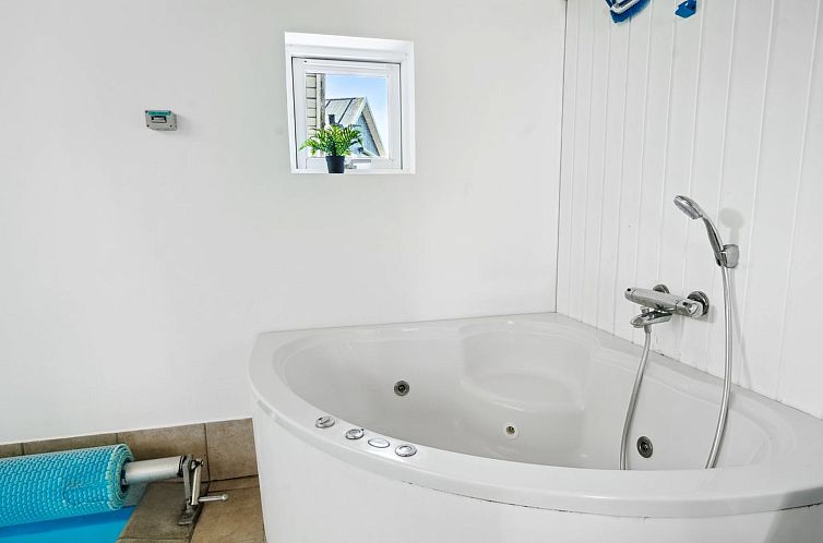 Vakantiehuis "Edin" - 150m from the sea