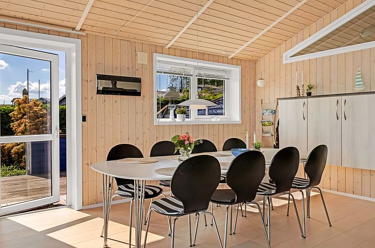 Vakantiehuis "Elja" - 400m from the sea