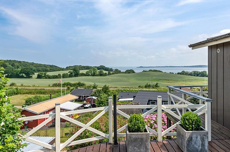 Vakantiehuis "Haraldina" - 350m to the fjord