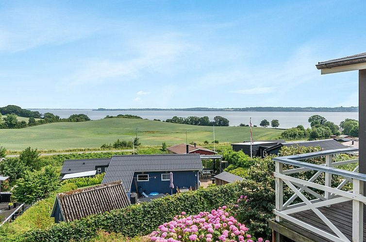 Vakantiehuis "Haraldina" - 350m to the fjord