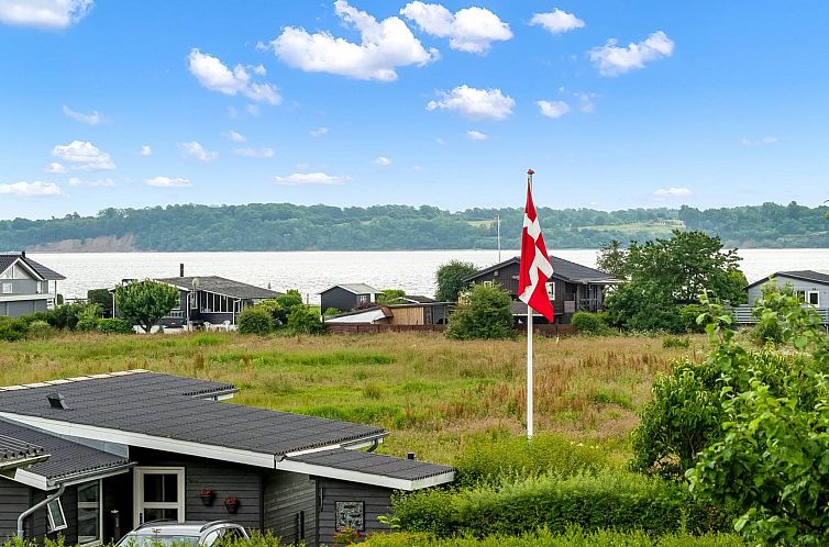 Vakantiehuis "Haraldina" - 350m to the fjord