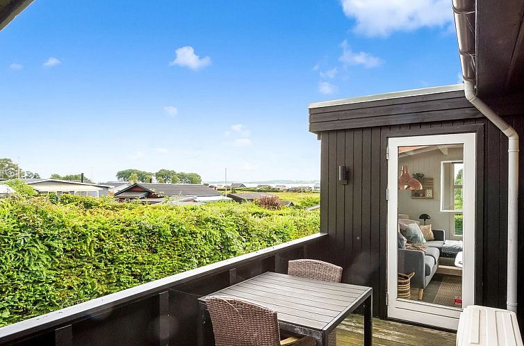 Vakantiehuis "Haraldina" - 350m to the fjord