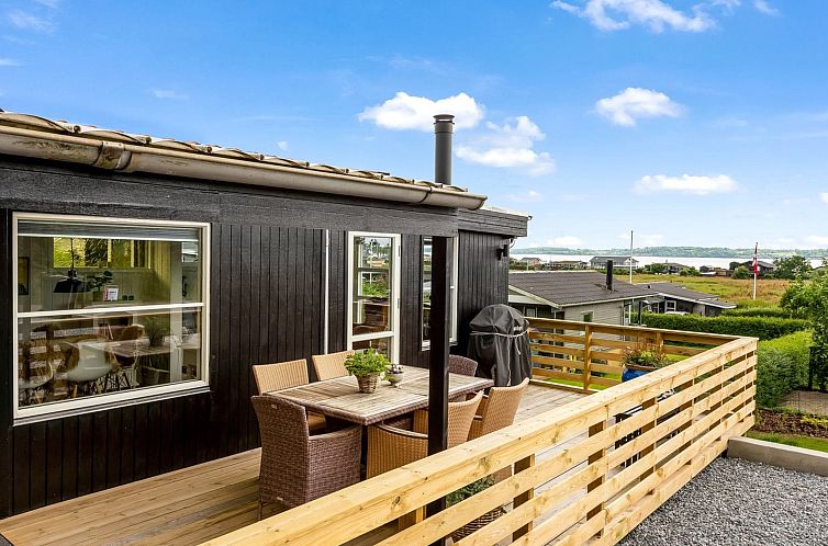 Vakantiehuis "Haraldina" - 350m to the fjord