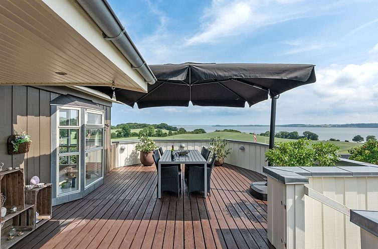 Vakantiehuis "Haraldina" - 350m to the fjord