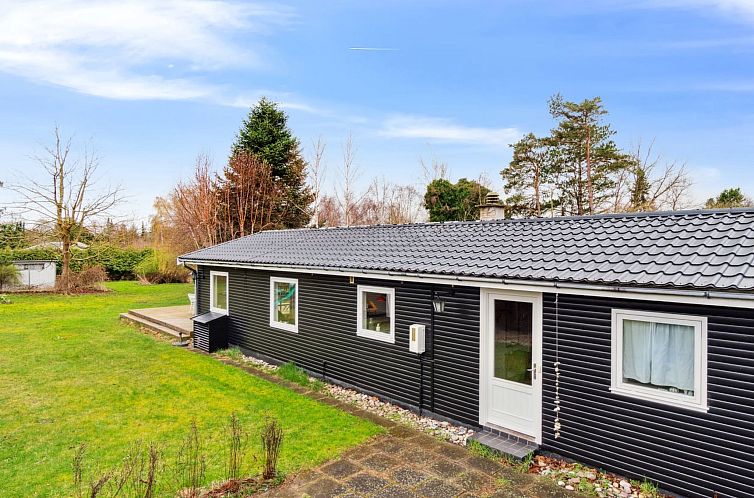 Vakantiehuis "Kara" - 450m from the sea