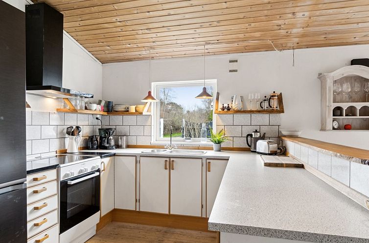 Vakantiehuis "Kara" - 450m from the sea