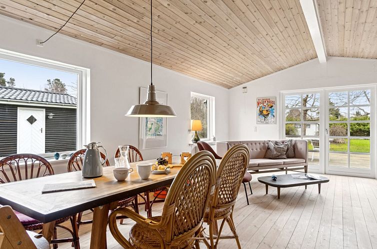 Vakantiehuis "Kara" - 450m from the sea