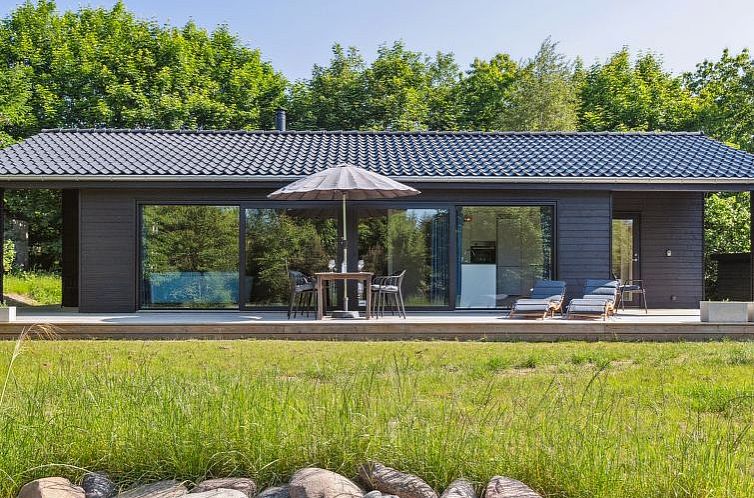 Vakantiehuis "Ilvy" - 850m from the sea