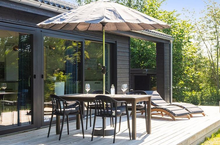 Vakantiehuis "Ilvy" - 850m from the sea