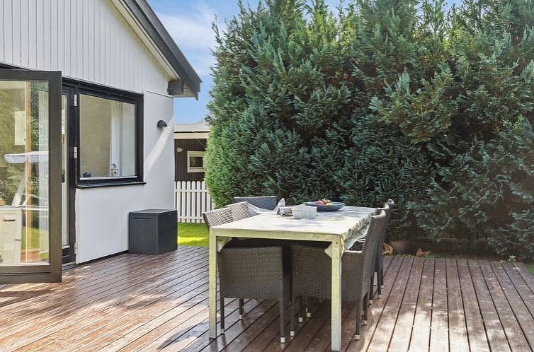 Vakantiehuis "Ilvy" - 850m from the sea