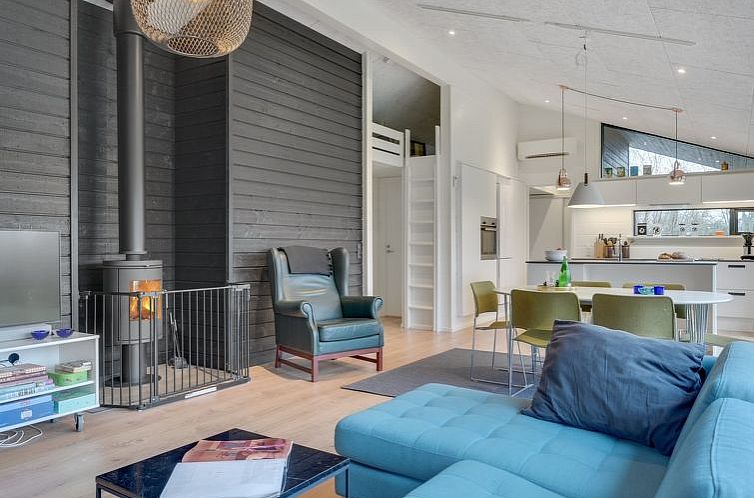 Vakantiehuis "Ilvy" - 850m from the sea