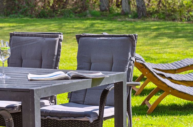 Vakantiehuis "Amiira" - 500m from the sea