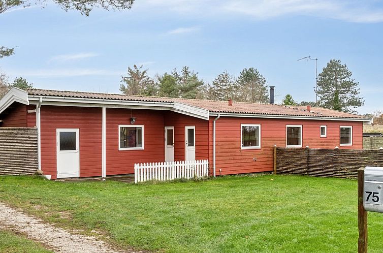 Vakantiehuis "Torbjörn" - 100m from the sea