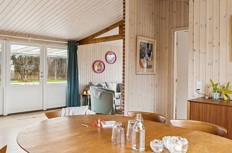 Vakantiehuis "Torbjörn" - 100m from the sea