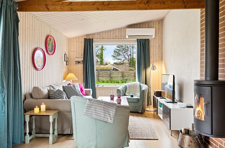 Vakantiehuis "Torbjörn" - 100m from the sea