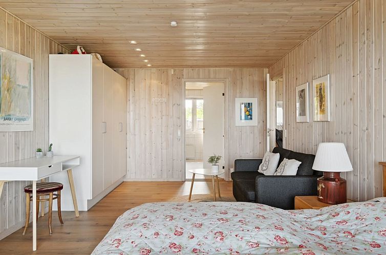 Vakantiehuis "Gunnhild" - 500m from the sea