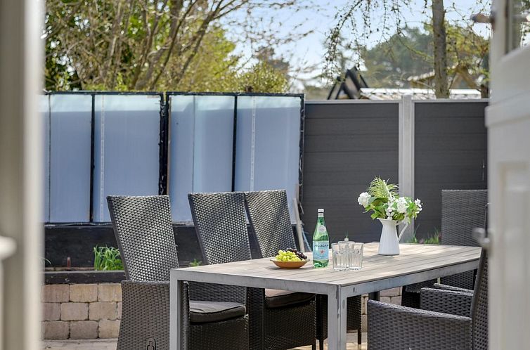 Vakantiehuis "Gunnhild" - 500m from the sea