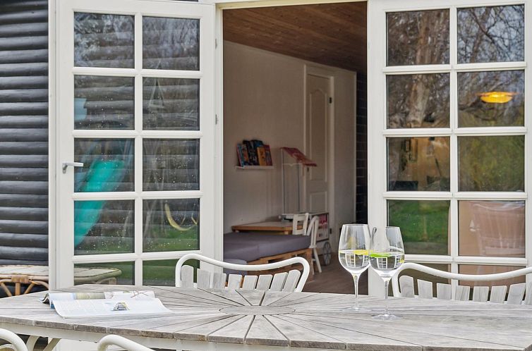 Vakantiehuis "Gjoko" - 40m from the sea