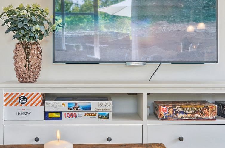 Vakantiehuis "Annabeth" - 850m from the sea