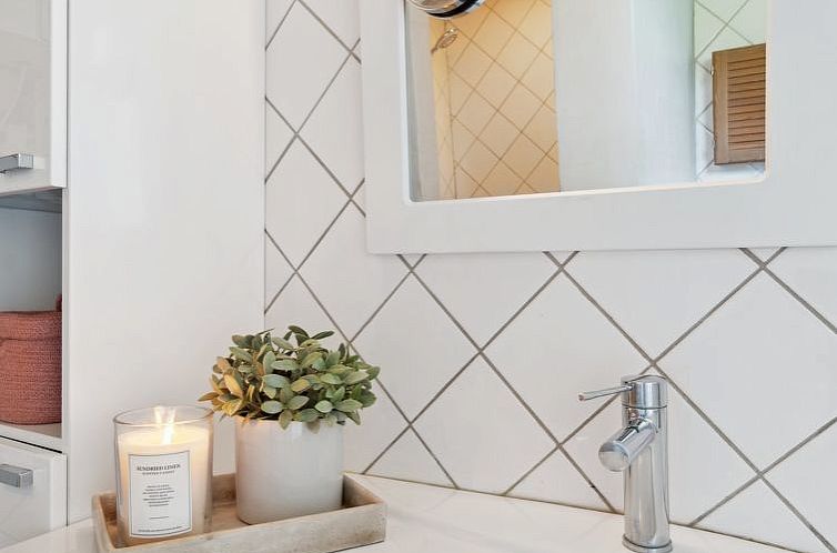 Vakantiehuis "Annabeth" - 850m from the sea