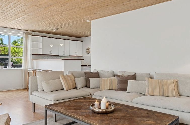 Vakantiehuis "Annabeth" - 850m from the sea