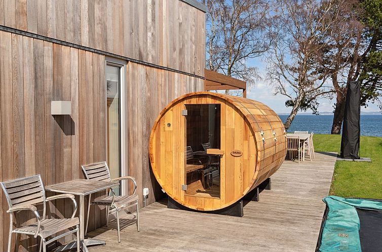 Vakantiehuis "Vanta" - 10m from the sea