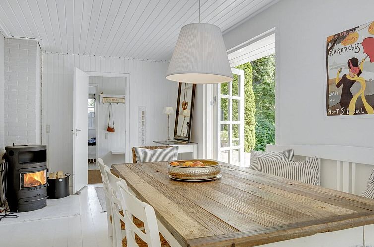 Vakantiehuis "Henryk" - 500m from the sea