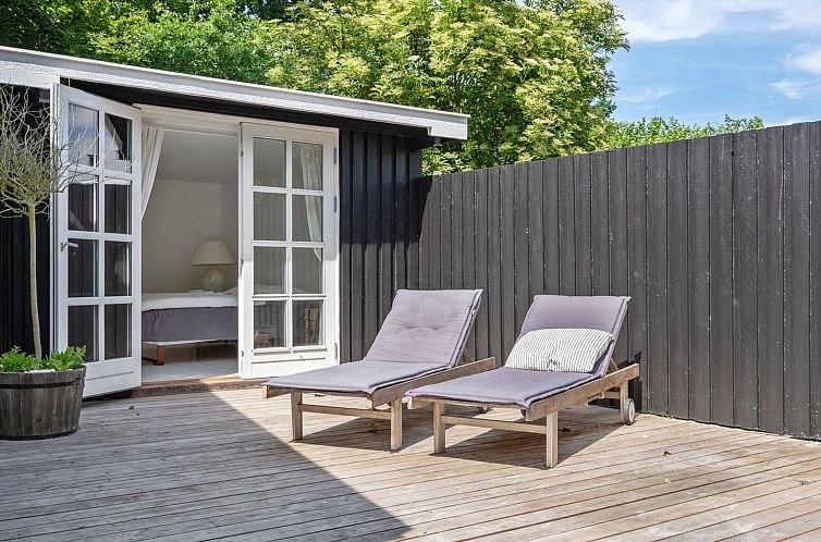 Vakantiehuis "Henryk" - 500m from the sea