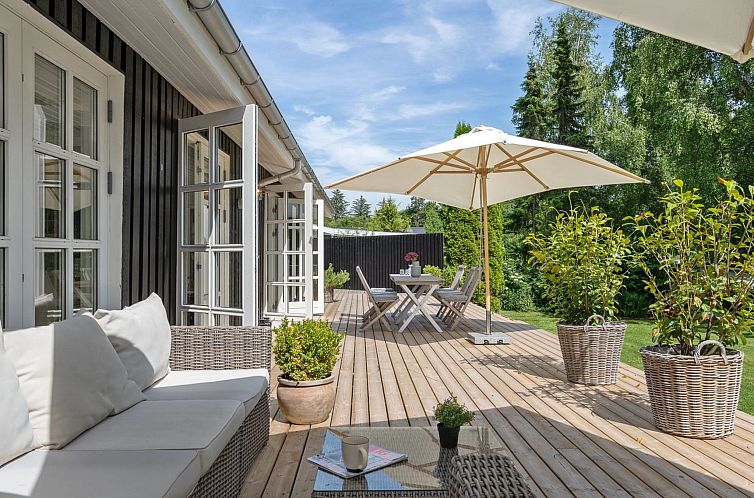 Vakantiehuis "Henryk" - 500m from the sea