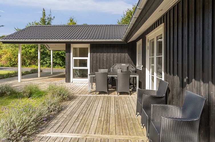 Vakantiehuis "Loviisa" - 850m from the sea