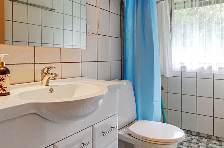 Vakantiehuis "Loviisa" - 850m from the sea