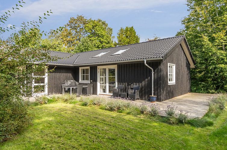 Vakantiehuis "Loviisa" - 850m from the sea