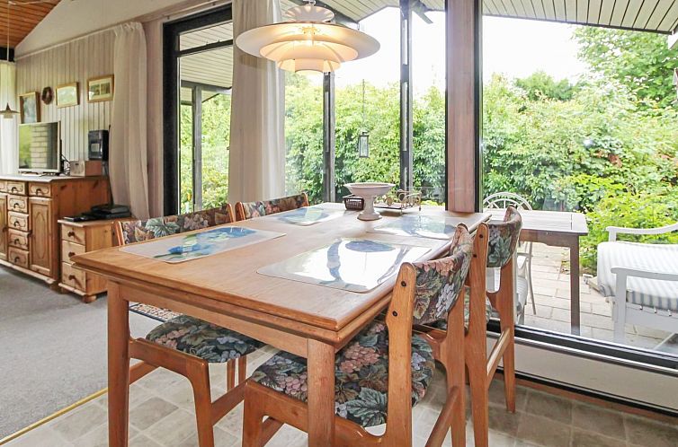 Vakantiehuis "Loviisa" - 850m from the sea